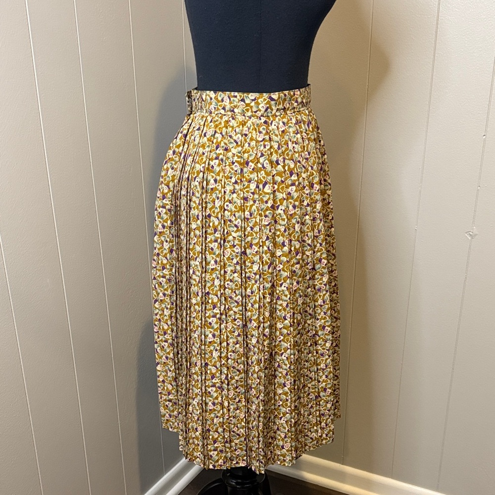 B14 Women’s Chic Abstract Print Blouse and Midi Skirt - Picture 2 of 9
